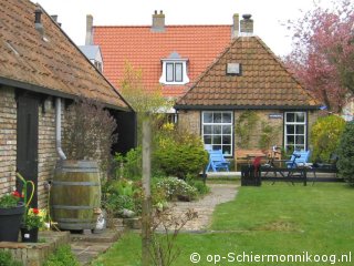 Vierhuizen, Combine working online with a wonderful holiday